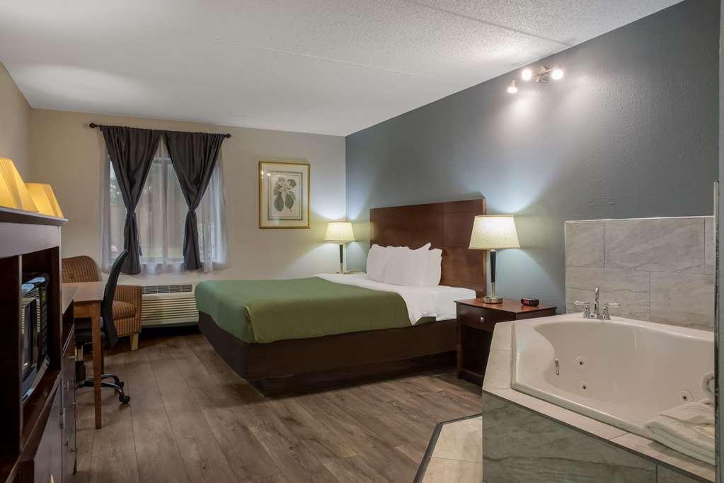 Quality Inn Toledo Habitación foto